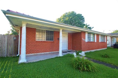 Another view of 500 Houma front