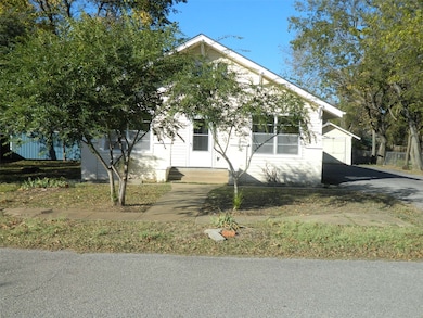 110 W Mulberry St, Leonard, TX 75452 - photo 3