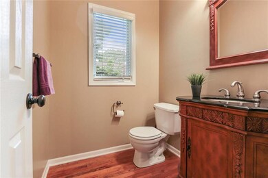 Guest Bath off of entry