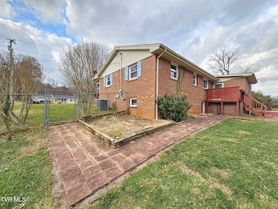 1520 Sylvan Dr, Johnson City, TN 37604 - photo 5