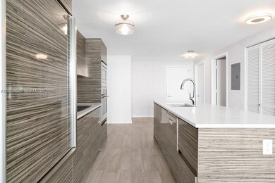 Icon Bay unit 3907, Miami, FL 33137 - photo 6