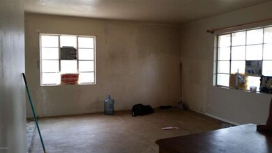 enterence/ living room