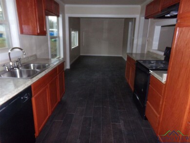 501 Turner St, Kilgore, TX 75662 - photo 2