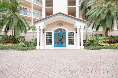 5450 Eagles Point Cir unit 405, Sarasota, FL 34231 - photo 4