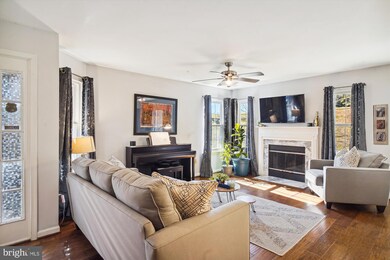 19911 Dunstable Cir, Germantown, MD 20876 - photo 2