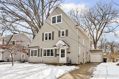 3-web-or-mls-1219 Giddings Ave SE, Grand