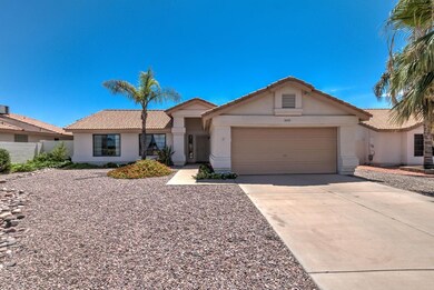 Great Curb Appeal!