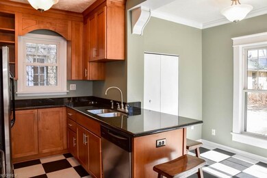 Stunning granite counters!