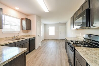 1501 Dove Cir, Ennis, TX 75119 - photo 6