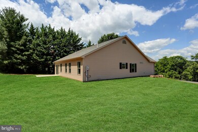 1244 Hollywell Ave, Chambersburg, PA 17201 - photo 5