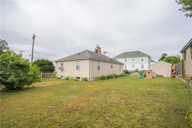 90 Exeter Ave, Pawtucket, RI 02860 - photo 5