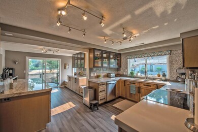 2135 Old Military Rd, Central Point, OR 97502 - photo 6