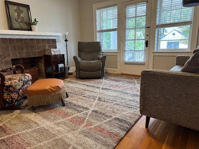 311 E 43rd St unit 2W, Kansas City, MO 64111 - photo 4