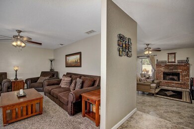 LIVING RM-FAMILY RM