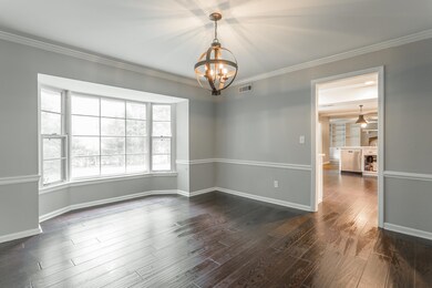 Formal Dining With Bay Window