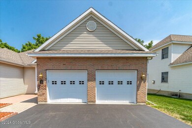 10 Conway Cir, Albany, NY 12211 - photo 6