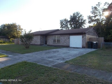 2666 Kenwood Dr E, Jacksonville, FL 32210 - photo 4