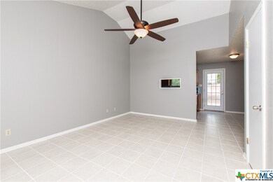 401 W Blancas Dr, Copperas Cove, TX 76522 - photo 4