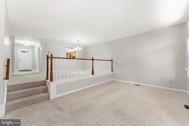 8042 Galla Knoll Cir, Springfield, VA 22153 - photo 6