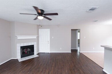 8715 High Mountain Dr, Houston, TX 77088 - photo 4