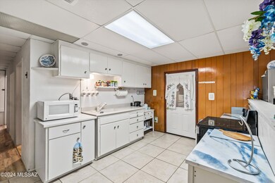 11-Kitchen
