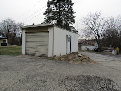 104 Royal Rd, New Salem, PA 15468 - photo 3