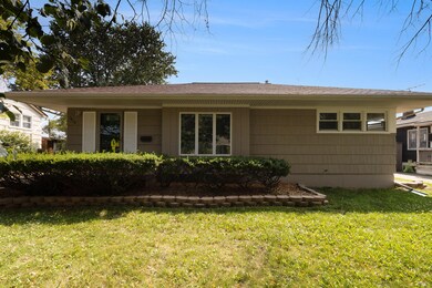 1610 Saunders Crescent, Ann Arbor, MI 48103 - photo 2