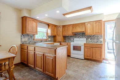 2153 Greenview Ct-14