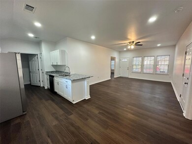 932 W Chase St, Denison, TX 75020 - photo 5