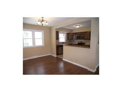 6103 Earnshaw St, Shawnee, KS 66216 - photo 5