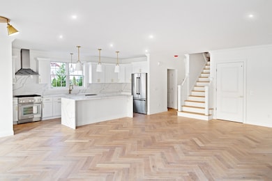 102 E Point Dr, East Providence, RI 02916 - photo 3