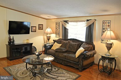 111 Goldenrod Ct, Lancaster, PA 17603 - photo 2