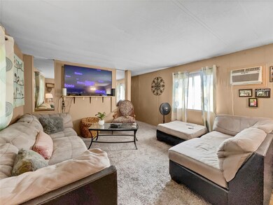 302 Austin St, Brazoria, TX 77422 - photo 4