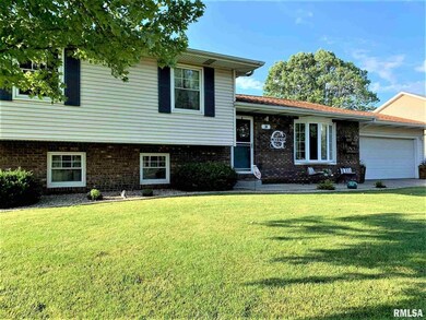 20 Eisenhower Dr, Jacksonville, IL 62650 - photo 2