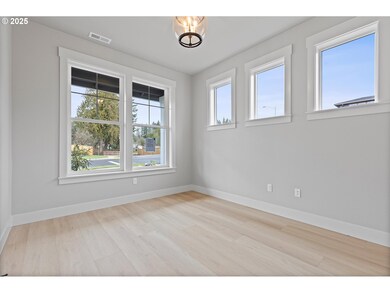 14188 SE Iseli Ln, Clackamas, OR 97015 - photo 5