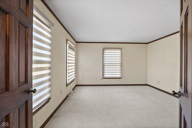 2815 Sycamore St, Columbus, IN 47201 - photo 4