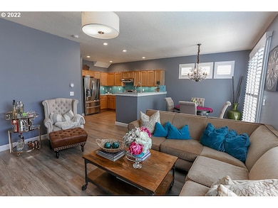 940 SW 17th Way, Troutdale, OR 97060 - photo 3