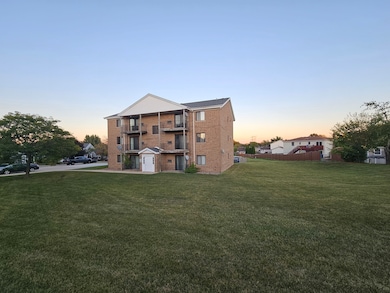 737 Lippert Ln unit 1N, Glendale Heights, IL 60139 - photo 2