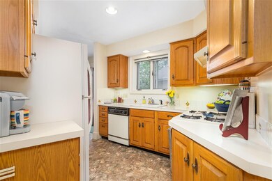 58 Middle Rd, Portsmouth, NH 03801 - photo 6