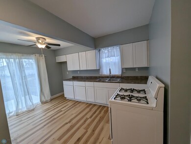 06A-Kitchen.jpg