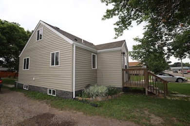 420 18th St NW, Minot, ND 58703 - photo 3