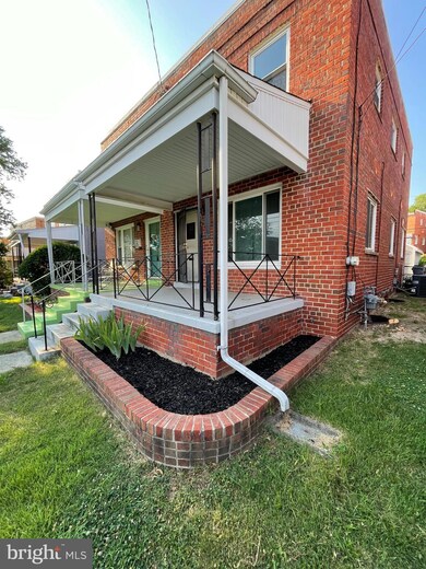 548 Ingraham St NE, Washington, DC 20011 - photo 2