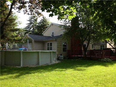 Swimming Pool/Hot Tub/Sauna. Above ground pool open and fully functioning.  Great for the warm summer days to come.