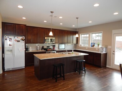 2051 Creekside Manor Ln, Knoxville, TN 37932 - photo 2