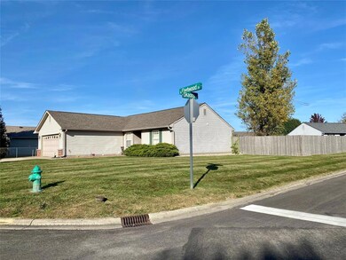 2104 N Fleetwood Dr, Greensburg, IN 47240 - photo 2