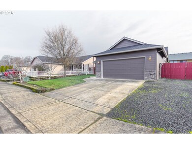 1045 Cascade Ln, Molalla, OR 97038 - photo 3