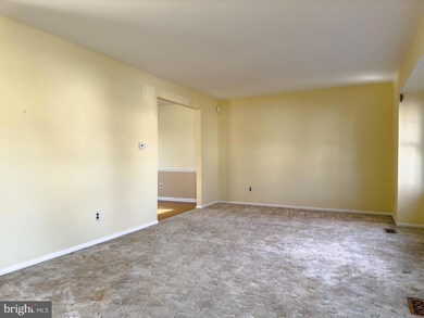 415 Windsor Dr, Gibbstown, NJ 08027 - photo 5