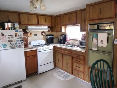 46 Madden Rd unit 15, West Brookfield, MA 01585 - photo 6