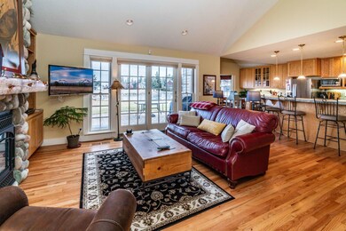 688 W Jefferson, Sisters-15
