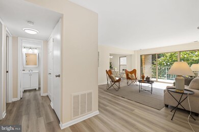 30 Canterbury Square unit 201, Alexandria, VA 22304 - photo 3